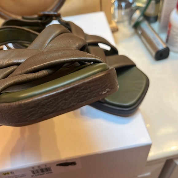 Vince Rexx sandals all leather size 9 new olive - Picture 4 of 14
